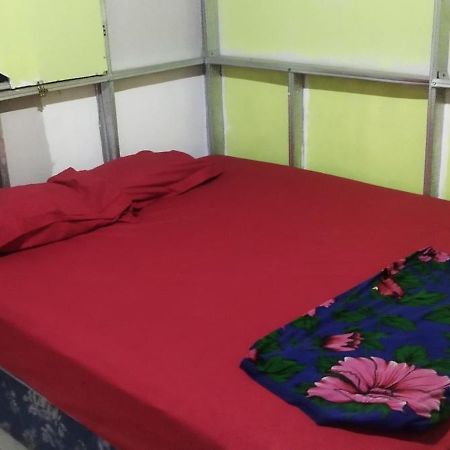 Agus Family Homestay ラブハン・バジョ エクステリア 写真
