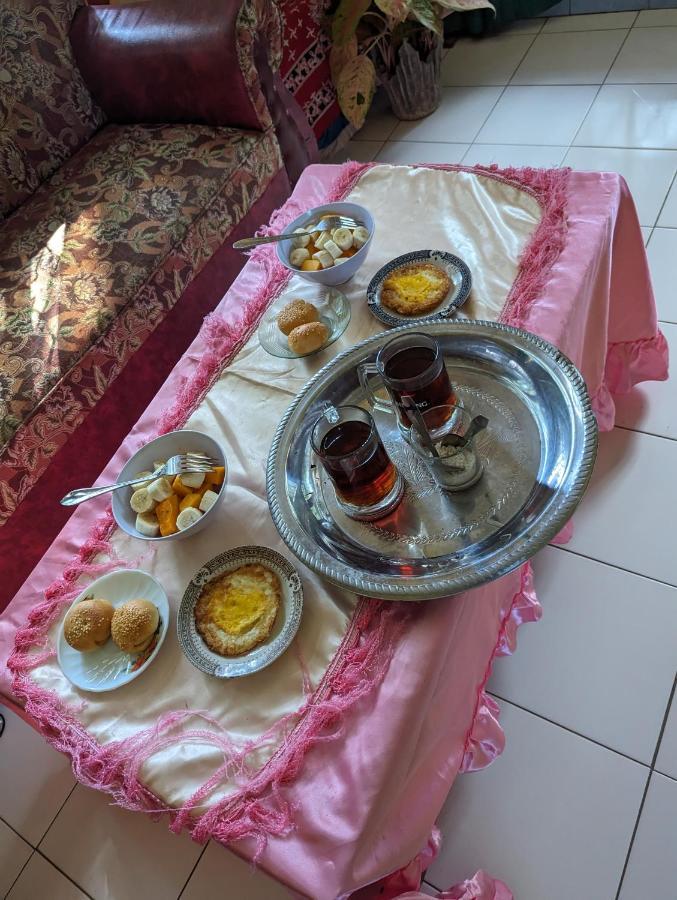 Agus Family Homestay ラブハン・バジョ エクステリア 写真