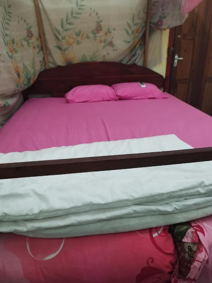 Agus Family Homestay ラブハン・バジョ エクステリア 写真